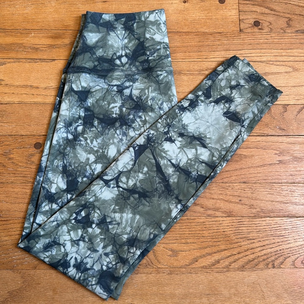 Lululemon Tie Dye Leggings, Size 6